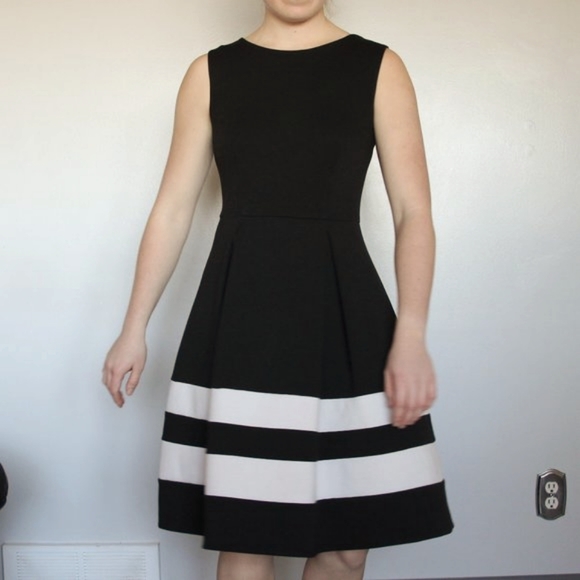 ✨🎹Calvin Klein Black & White Striped Dress - Picture 1 of 11